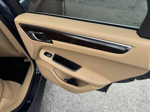 2015 Porsche Macan S