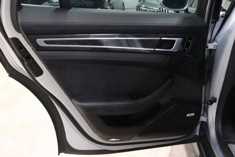 2017 Porsche Panamera Turbo