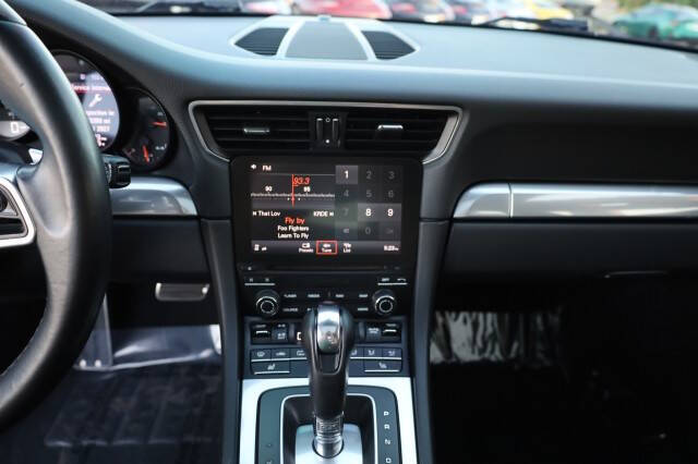 2017 Porsche 911 Carrera 4