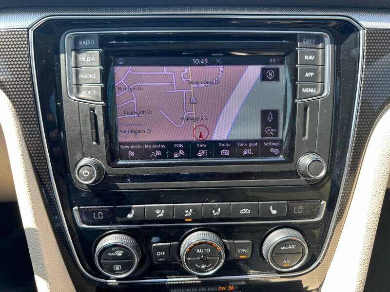 2019 Volkswagen Passat SE R-Line