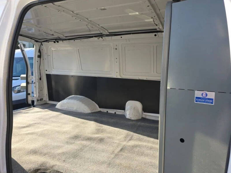 2011 Ford E-Series E-350 SD