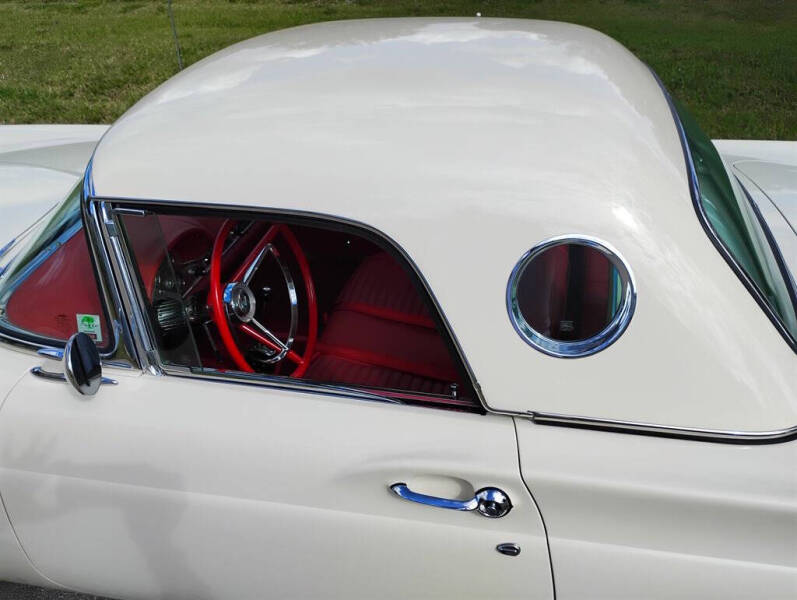 1957 Ford Thunderbird