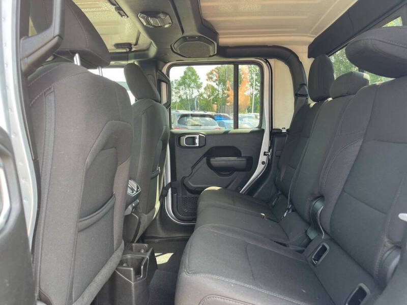 2023 Jeep Gladiator Sport