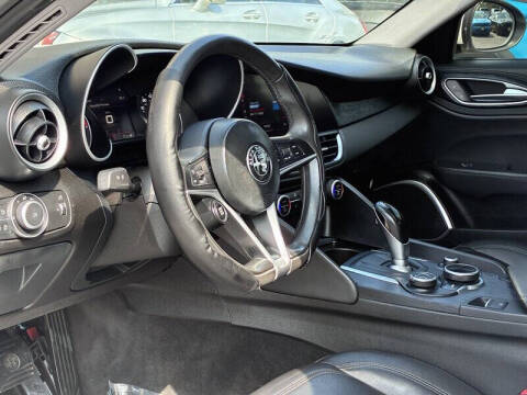 2019 Alfa Romeo Giulia Sport