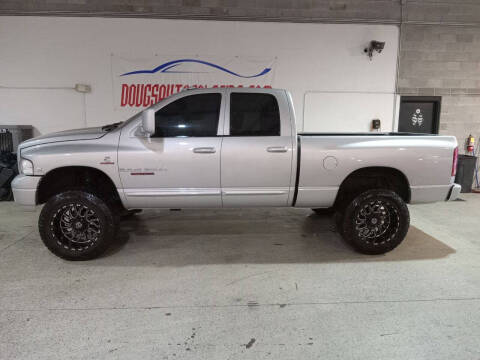 2005 Dodge Ram 2500 for sale at DOUG'S AUTO SALES INC in Pleasant View TN