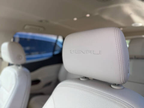 2020 GMC Acadia Denali