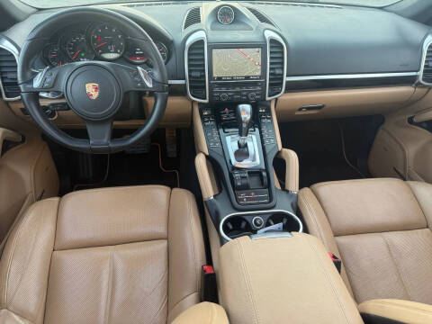 2014 Porsche Cayenne Platinum