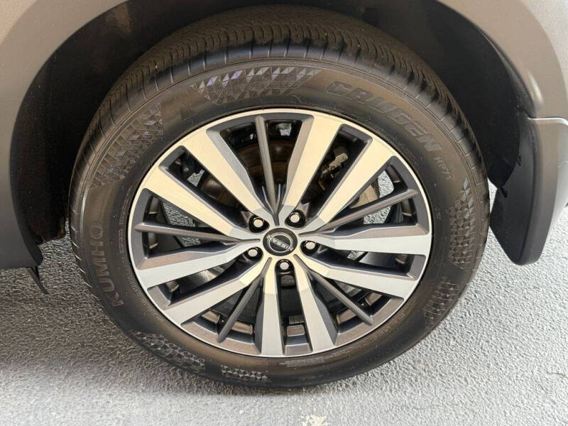 2022 Nissan Pathfinder Platinum