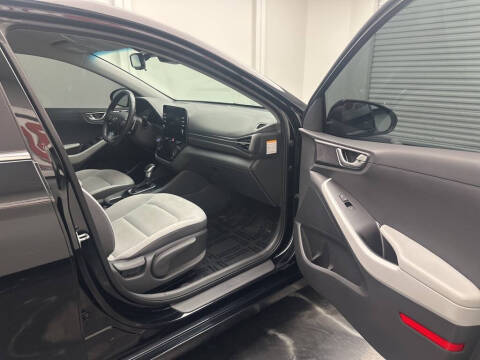 2022 Hyundai Ioniq Hybrid SE