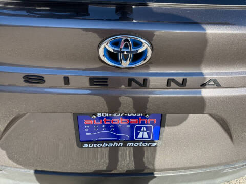 2024 Toyota Sienna LE 8-Passenger