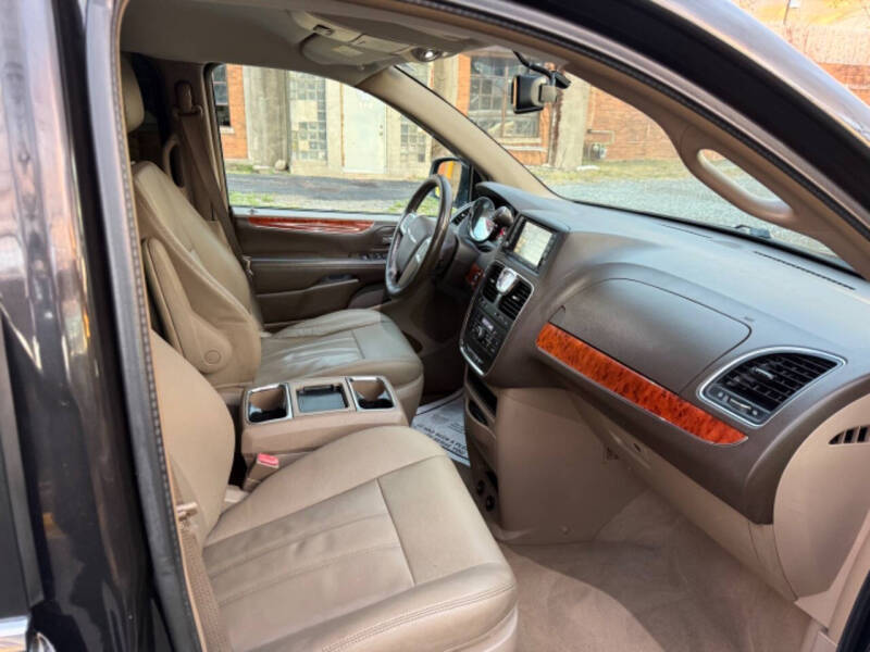 2015 Chrysler Town and Country Touring