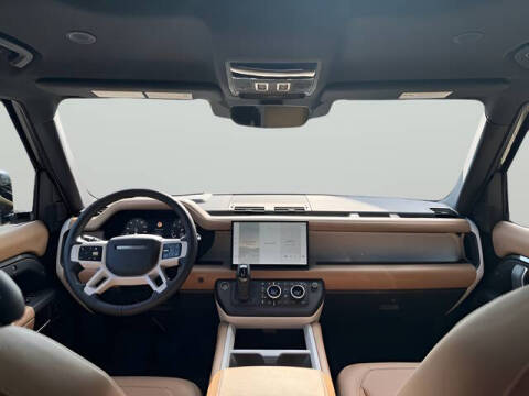 2025 Land Rover Defender 130 P400 X-Dynamic SE
