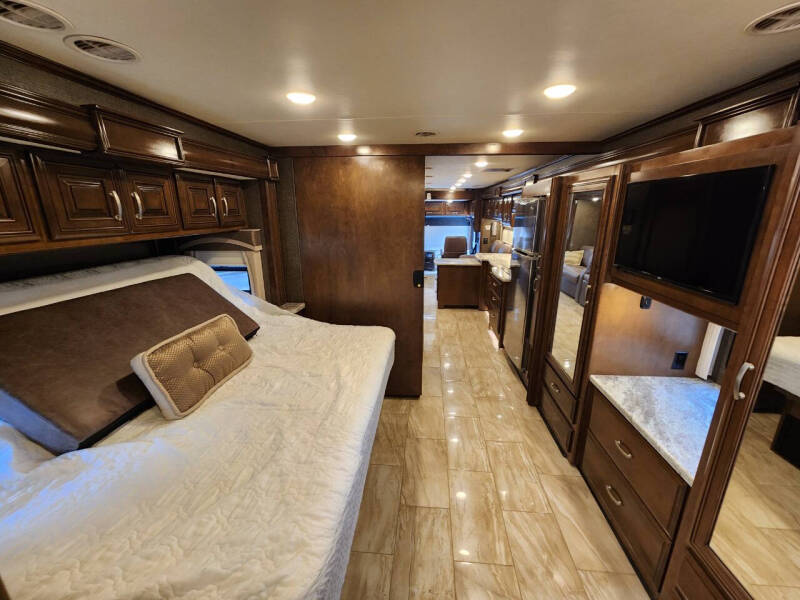 2017 Thor Motor Coach ARIA 3901