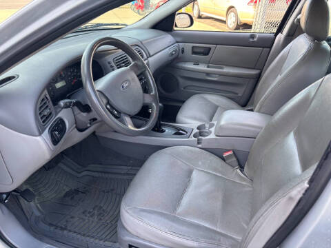 2004 Ford Taurus SES