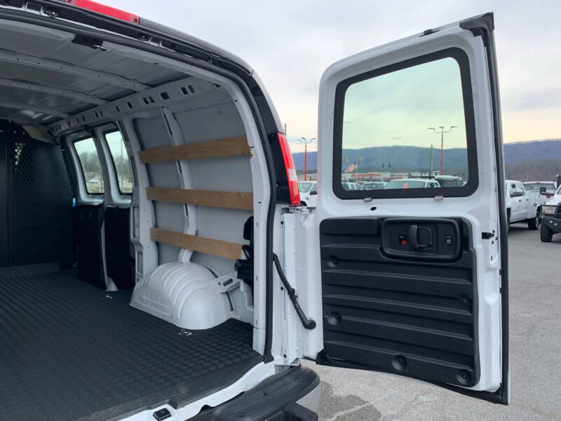 2024 GMC Savana 2500