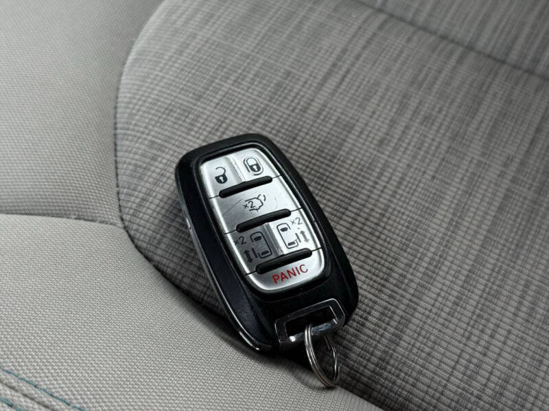 2018 Chrysler Pacifica Hybrid Touring Plus