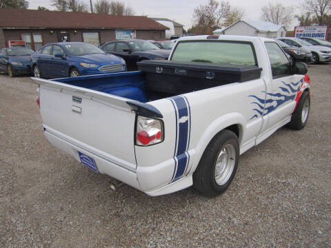 2000 Chevrolet S-10 LS