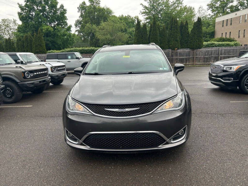 2017 Chrysler Pacifica Touring-L