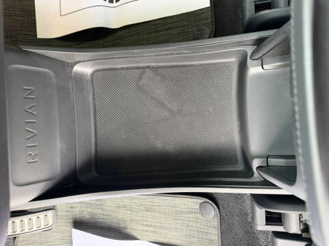 2023 Rivian R1S Adventure