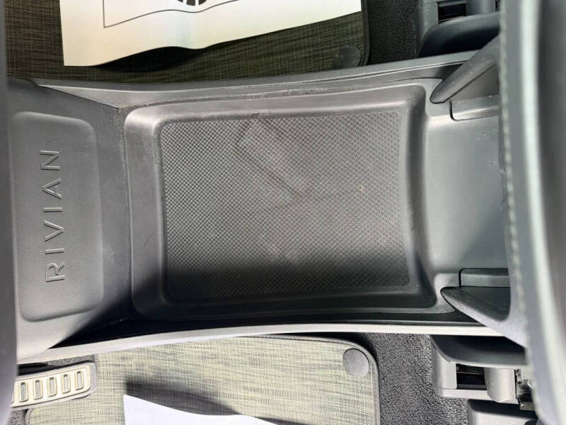 2023 Rivian R1S Adventure
