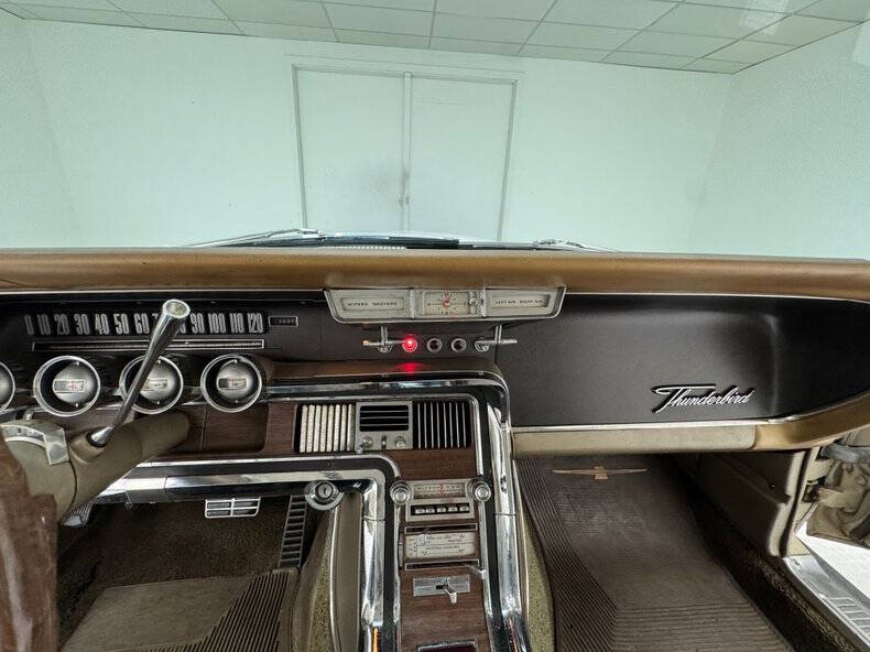 1964 Ford Thunderbird