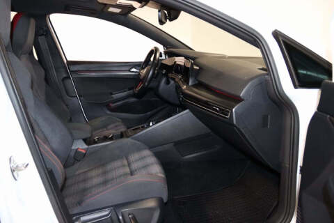 2022 Volkswagen Golf GTI SE