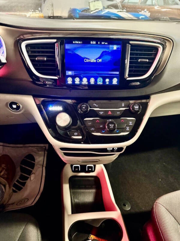 2017 Chrysler Pacifica Touring