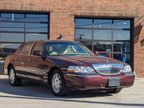 2011 Lincoln Town Car for sale at Seibel's Auto Warehouse in Freeport PA