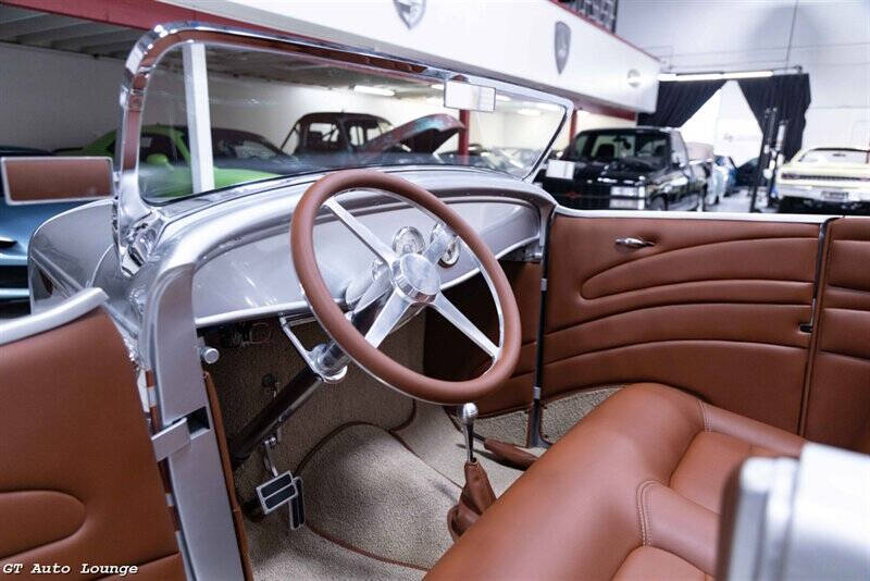 1932 Ford Roadster 18