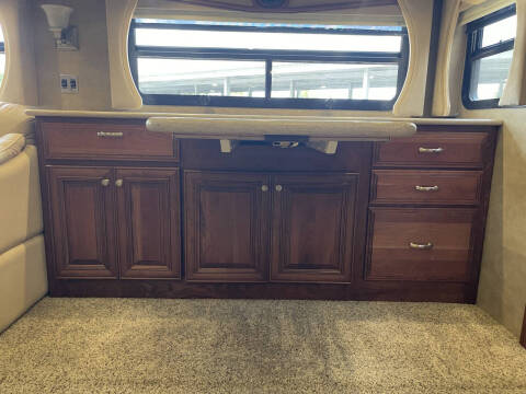 2013 Freightliner XCM Chassis