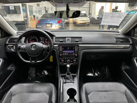 2017 Volkswagen Passat 1.8T R-Line