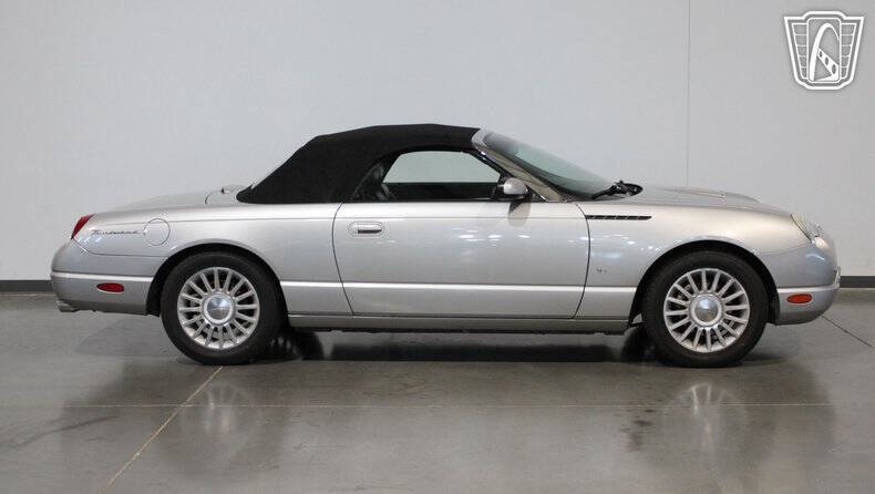 2004 Ford Thunderbird Deluxe