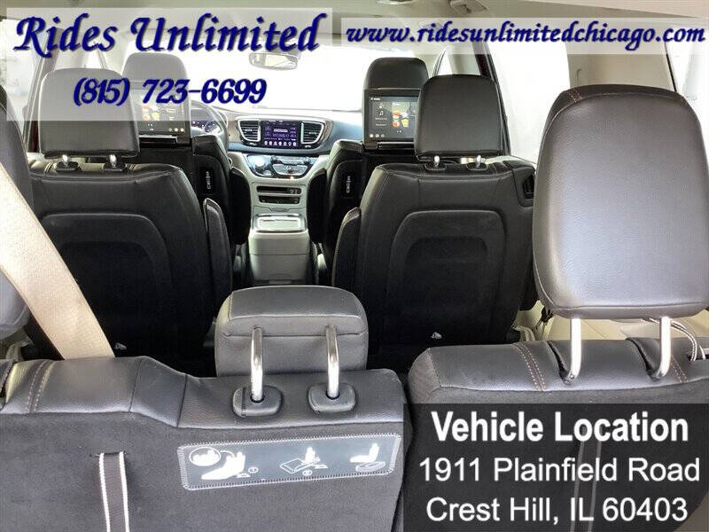 2017 Chrysler Pacifica Touring-L Plus