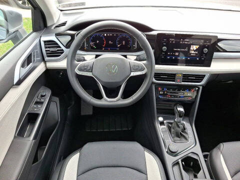 2025 Volkswagen Taos SEL 4Motion