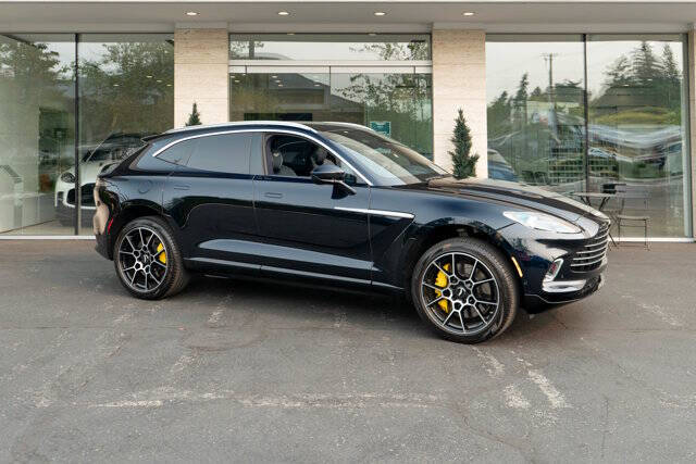 2021 Aston Martin DBX 70