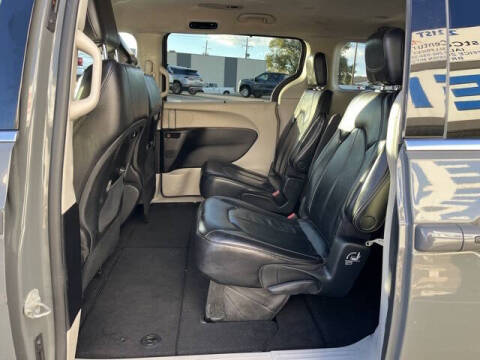 2022 Chrysler Pacifica Touring L