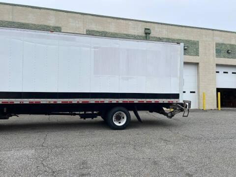 2018 Freightliner M2 106