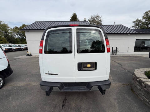 2023 Chevrolet Express 2500