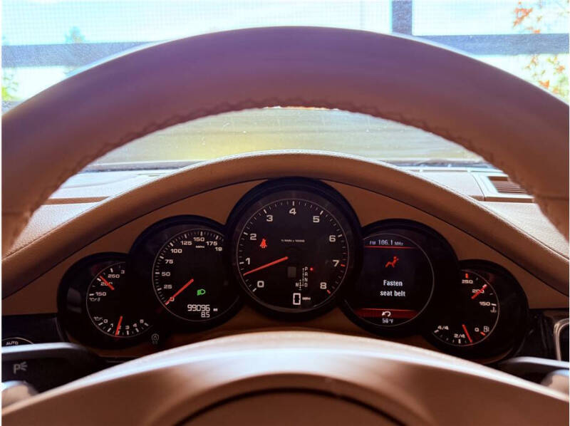 2011 Porsche Panamera 4