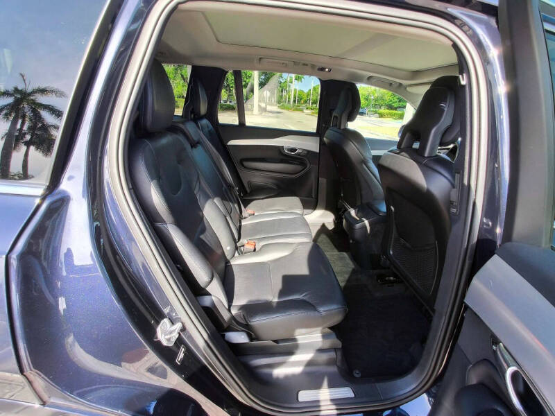 2017 Volvo XC90 T5 Momentum