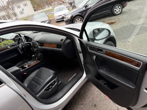 2012 Volkswagen Touareg TDI Lux