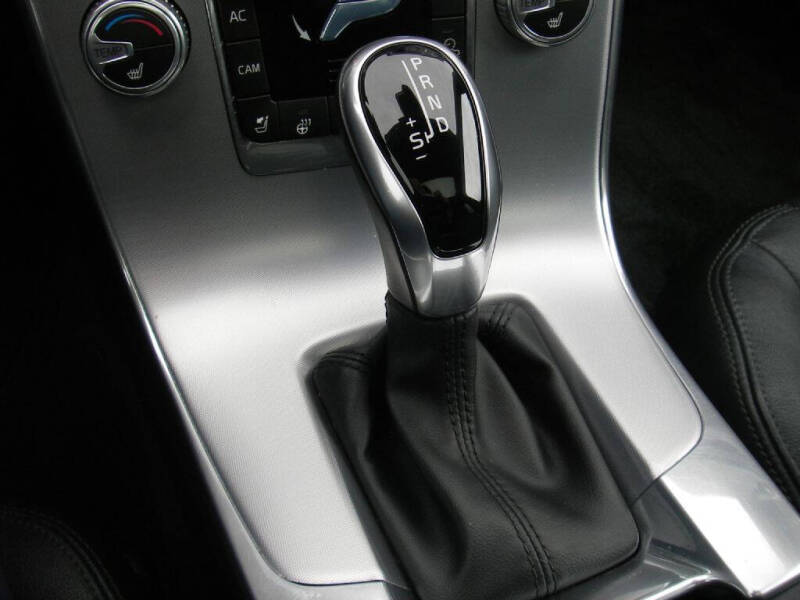 2018 Volvo V60 Cross Country T5 Premier