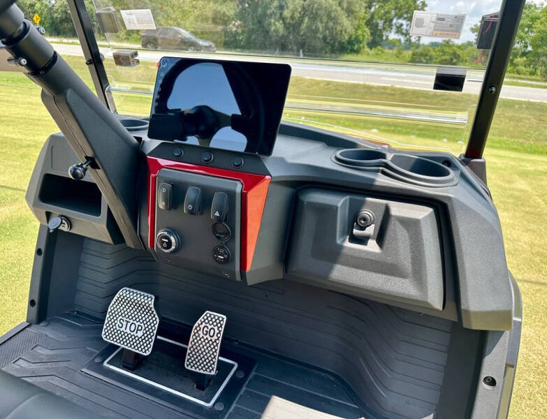 2026 Icon Electric Vehicles i60LX