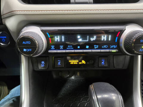 2021 Toyota RAV4 Hybrid XLE