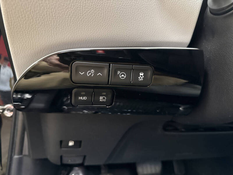 2022 Toyota Prius XLE AWD-e