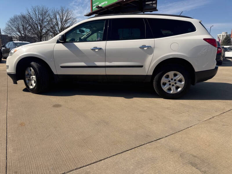 2011 Chevrolet Traverse LS