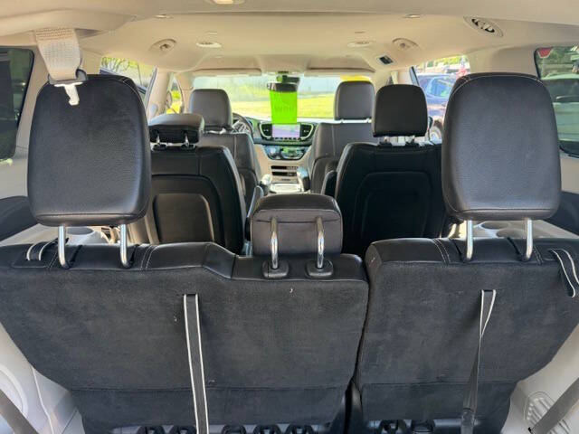 2022 Chrysler Pacifica Touring L