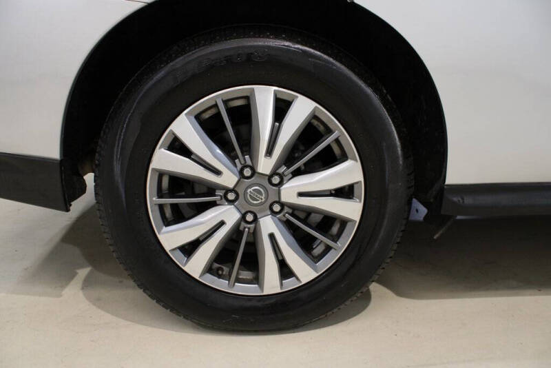 2020 Nissan Pathfinder SL