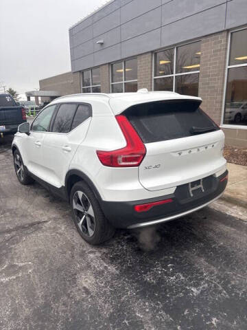 2025 Volvo XC40 B5 Plus Bright Theme