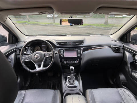 2017 Nissan Rogue Sport SL